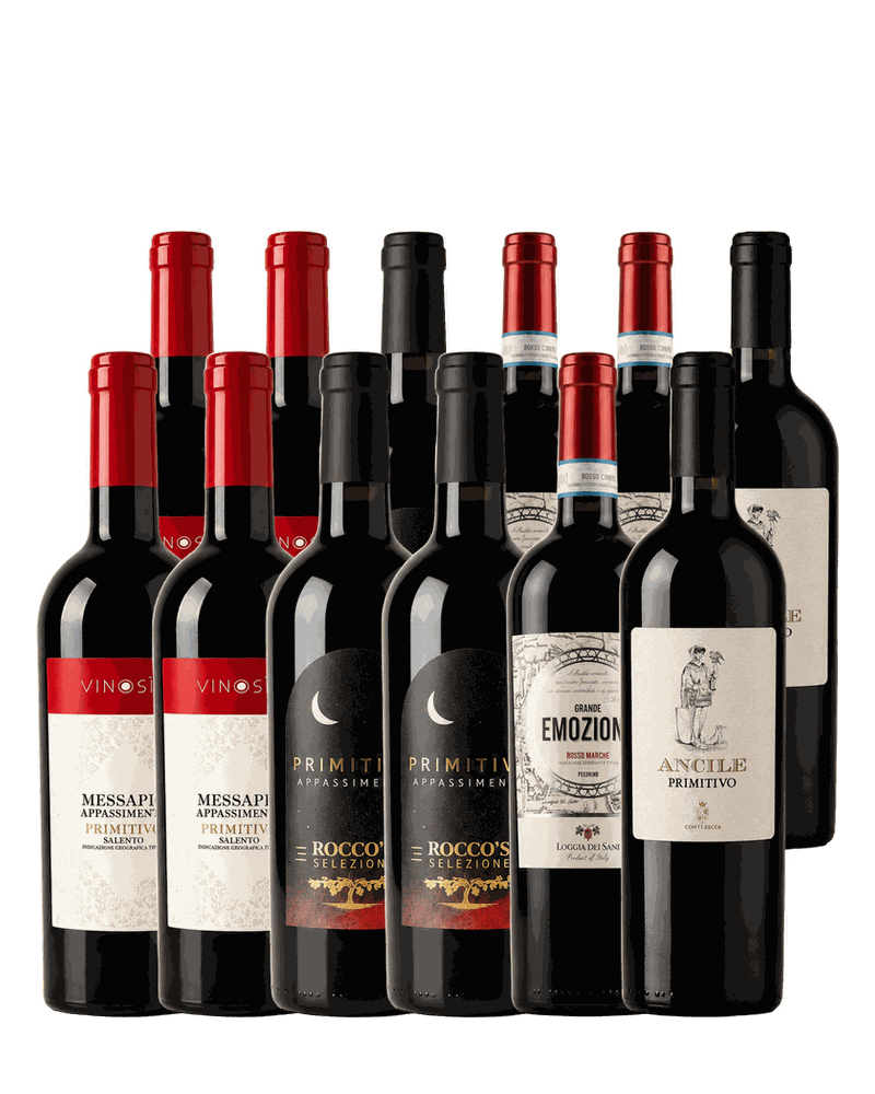 Vorteilspaket Rocco's Rotwein: 12 Flaschen Rotwein vor beigem Studiohintergrund